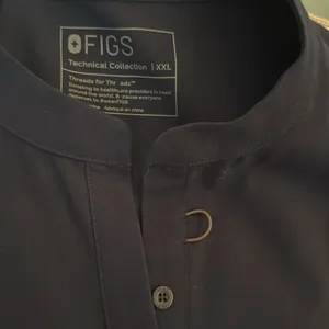 FIGS Insiza slim fit mandarin collar scrub top thumbnail 6