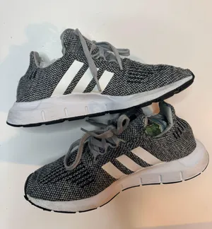 Adidas Cloud Foam Size 5 thumbnail 5