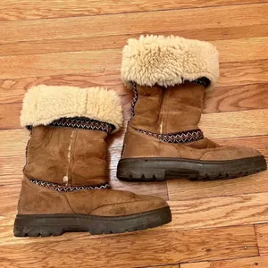 UGG Brown Suede Boots with Knit Accents thumbnail 12