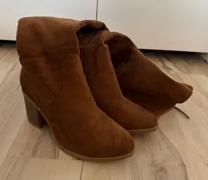 Knee high boots  thumbnail 1
