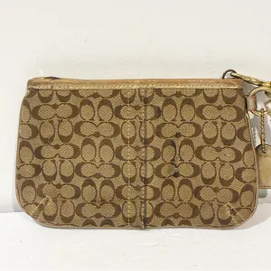 Coach Mini Signature Pouch Wristlet Gold Hardware Leather‎ Switch thumbnail 5
