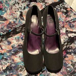 Hocus pocus perfect Vintage Mary Jane’s with purple soles and curved 3 in heels thumbnail 2