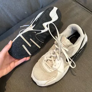 Nike Air Max Black and White/Cream thumbnail 3