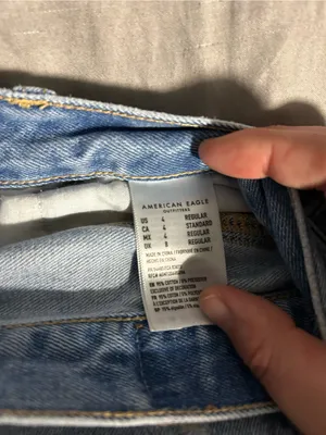 American Eagle Outfitters Light Blue Ripped Straight-Leg Mom Jeans Size 4 thumbnail 5