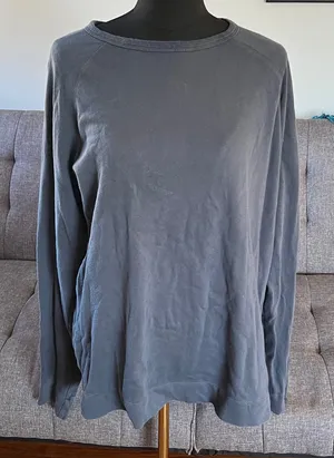 Vuori gunmetal Crewneck sweatshirt. Size large? thumbnail 1