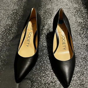 Womens sz7.5 Sole Society Luneiras classic black leather pointed toe pumps thumbnail 5