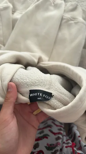 White Fox Boutique thumbnail 3