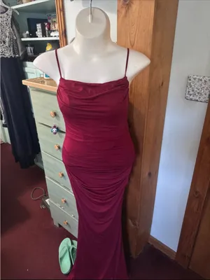 Sleeveless Ruched Burgundy Maxi Dress with Spaghetti Straps thumbnail 2