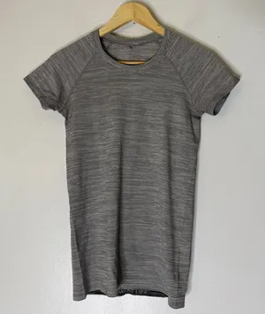 Lululemon Gray‎ White Stripe Short Sleeve Swiftly T-shirts Size 6 thumbnail 1