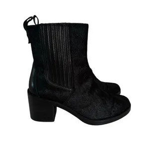 UGG Camden Exotic Chelsea Boots EUC thumbnail 2