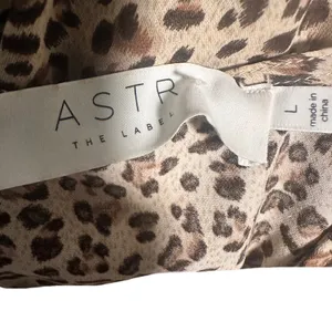 ASTR The Label Leopard Print Wrap Blouse Women Size Large Top thumbnail 12