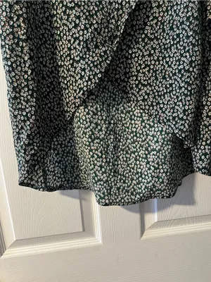 Tie-Waist Floral High-Low Skirt in Dark Green thumbnail 2