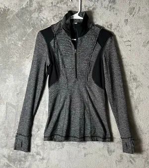 Lululemon Run: Your Heart Out Pullover Heathered Grey and Black Rulu‎ Size 4 thumbnail 1