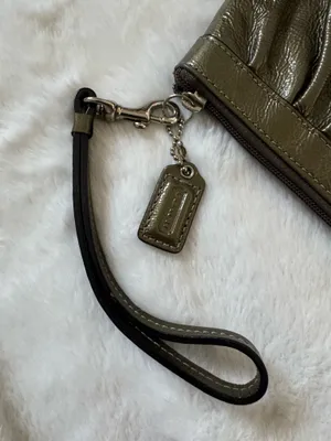 Coach Vintage Wristlet olive green patent leather thumbnail 5