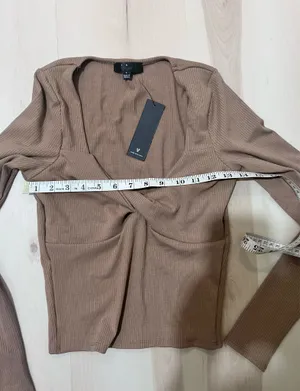 Lulus NWT Women Small Brown Ribbed Long Sleeve Twist-Front Top thumbnail 4