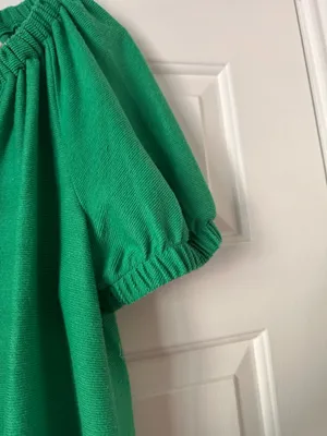 Crown & Ivy Kelly Green Puff Sleeve Top thumbnail 3