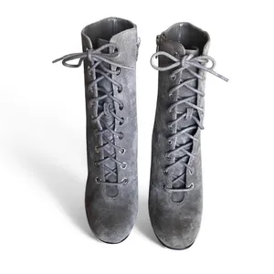 Vince Camuto Women’s 8M Gray Suede Teisha Lace Up Heeled Ankle Boots. thumbnail 4
