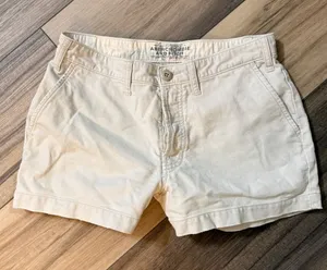 Vintage Y2K Abercrombie & Fitch Y2K Low Rise Chino Shorts‎ Cream Women's Size 6 thumbnail 1