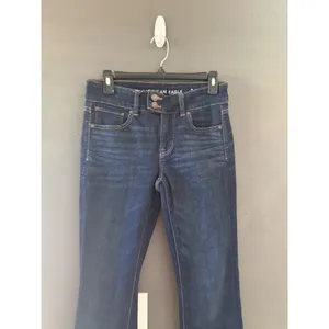 American Eagle Kick Boot Jeans Dark Indigo‎ Wash Double Button Womens 4 Long thumbnail 3