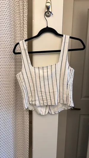Old Navy Tank Top thumbnail 3