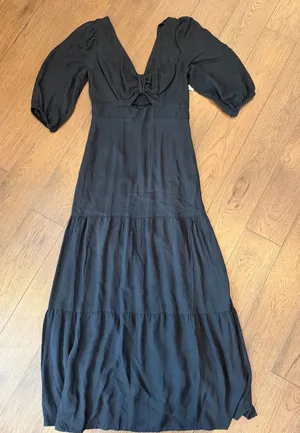 Goodthreads Black V-Neck Cutout Tiered Maxi Dress Size XS NWT - C26-037 thumbnail 1