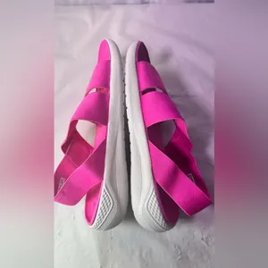 Crocs Women’s LiteRide Sandal — Hot Pink thumbnail 8