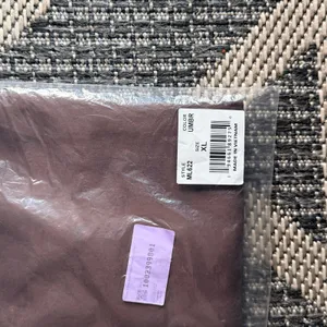 Medelita Women's Crew Neck Pleated Peplum Scrub Top Size XL thumbnail 4