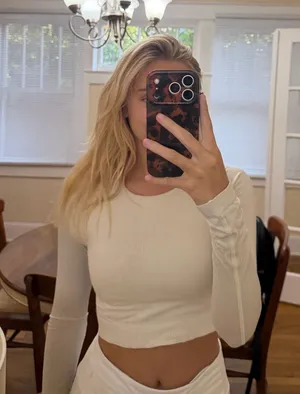 Lululemon Long Sleeve thumbnail 1
