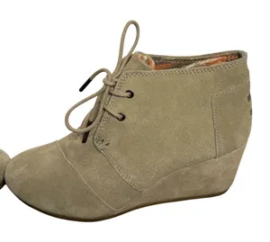 TOMS Taupe Suede‎ Desert Wedge Booties Lace-Up Boho Casual Size 8 thumbnail 1
