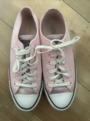 Pink Converse Low Top Unisex Sz 8 thumbnail 1