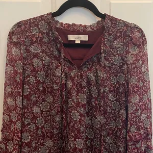 Loft Womens Burgundy Floral Clip Dot Ruffle Sleeve Tie Neck Blouse Size M thumbnail 1