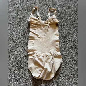 Skims Seamless Sculpting Brief Bodysuit Sand thumbnail 2
