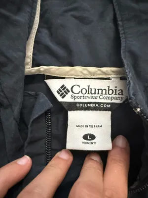 Light coat Columbia  thumbnail 2