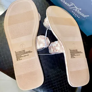 Universal Threads NIB Knotted Women’s Sandals/Double Straps Open Toe Slide On/Tan thumbnail 9