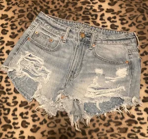 AMERICAN EAGLE Shorts Women’s Size 2 AE HI-RISE FESTIVAL Shorts Distressed thumbnail 1
