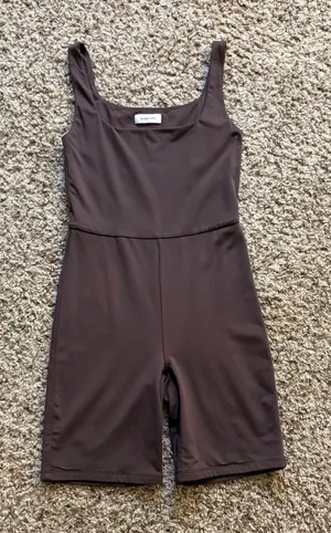 Aritzia Babaton Contour Squareneck Romper in Brown Size Women’s Medium thumbnail 1