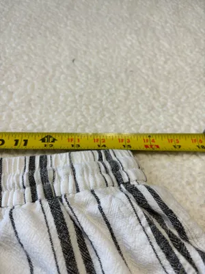 Old Navy High-Waisted Striped Linen-Blend Shorts White Black Medium Boho Beach thumbnail 2