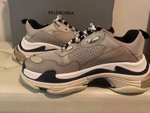 Balenciaga 100% Authentic  Triple S Sneakers thumbnail 12