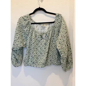 Marine Layer Tiana Double Cloth Cropped Floral Keyhole Tie Blouse XL thumbnail 4