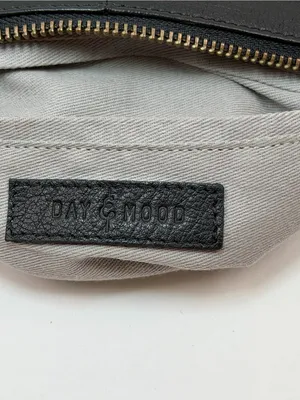 Day & Mood Sting Clutch Wristlet Black Leather Woven Zip Pouch Bag thumbnail 4
