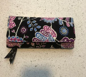 magnetic closure wallet, width is 8.5, length is 4.5 EUC thumbnail 1