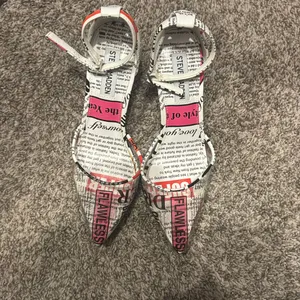 Steve Madden Newspaper Print Heels thumbnail 2