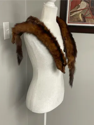 Vintage 1940s Fox Fur Shawl Collar Bakelite details real retro MCM Hollywood thumbnail 4