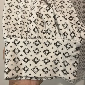 Adrianna Papell- Geometric Pattern Hi Low Black White Gathered Cuffs Top- Size L thumbnail 6
