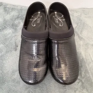 Abeo Black Patent Leather Stapled Clog Grid Pattern Ellie 9N Neutral-Rubber Sole thumbnail 8
