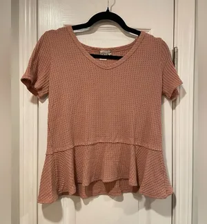Paper Crane Size S Pink Waffle Knit V Neck Short Sleeve Ruffle Hem Peplum Top thumbnail 1