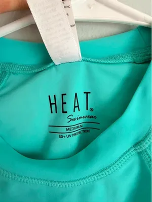 HEAT Swimwear UPF 50+ Long Sleeve Crop Rash Guard Medium thumbnail 3