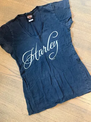 Harley-Davidson Black and White Script Logo V-Neck Shirt: Size Medium thumbnail 1