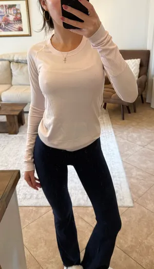 Lululemon Long Sleeve thumbnail 1