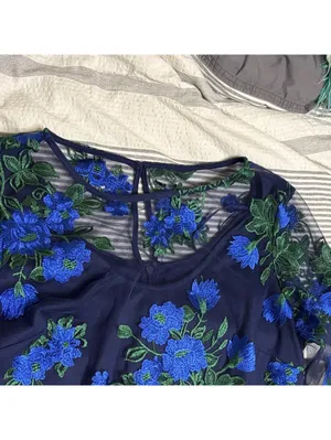 💕NWOT Leslie Fay Navy Dress Blue Floral Embroidered Bell Sleeve Sheath Sheer thumbnail 2